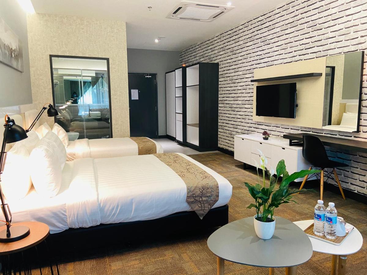 Glex Hotel Signature Johor Bahru Esterno foto