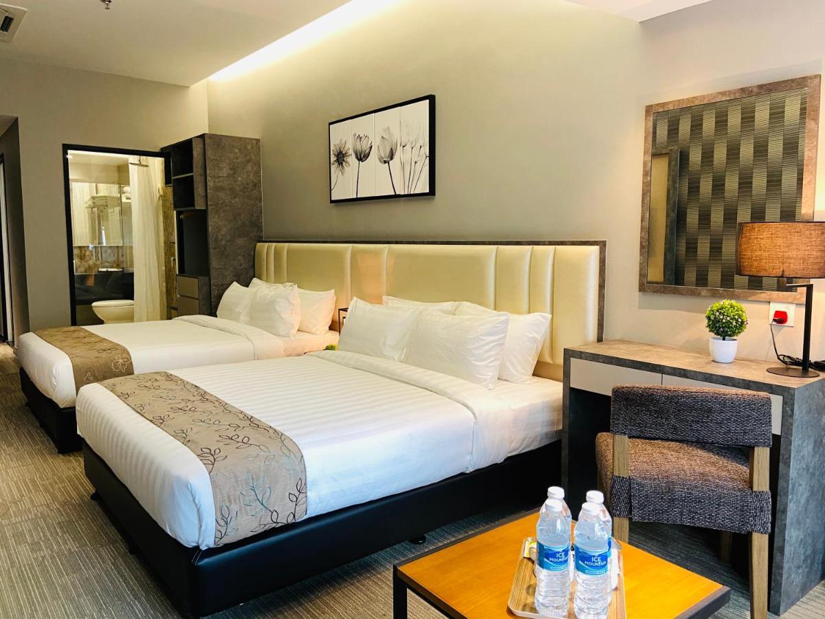 Glex Hotel Signature Johor Bahru Esterno foto
