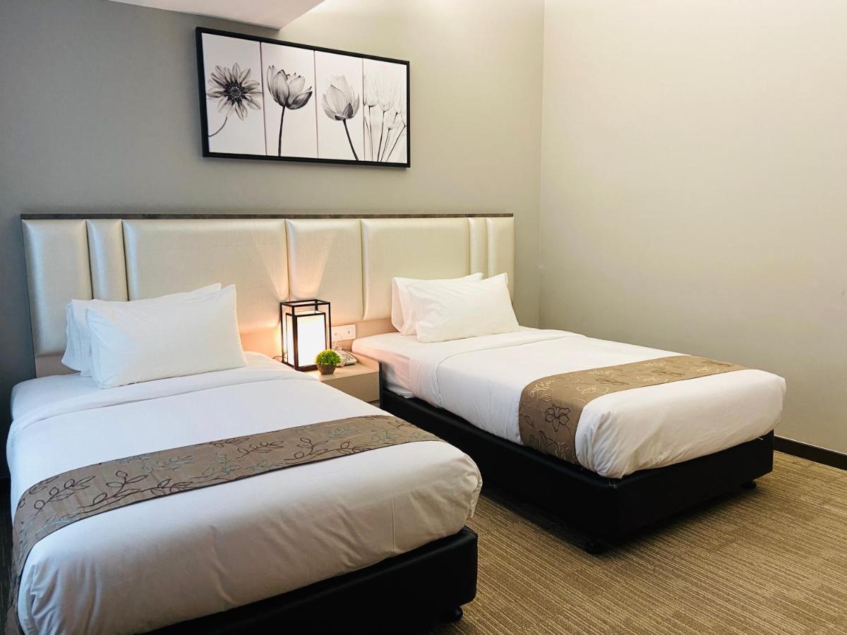 Glex Hotel Signature Johor Bahru Esterno foto