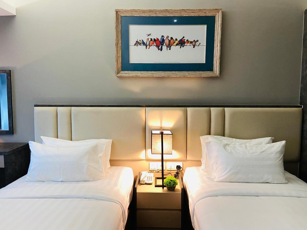 Glex Hotel Signature Johor Bahru Esterno foto