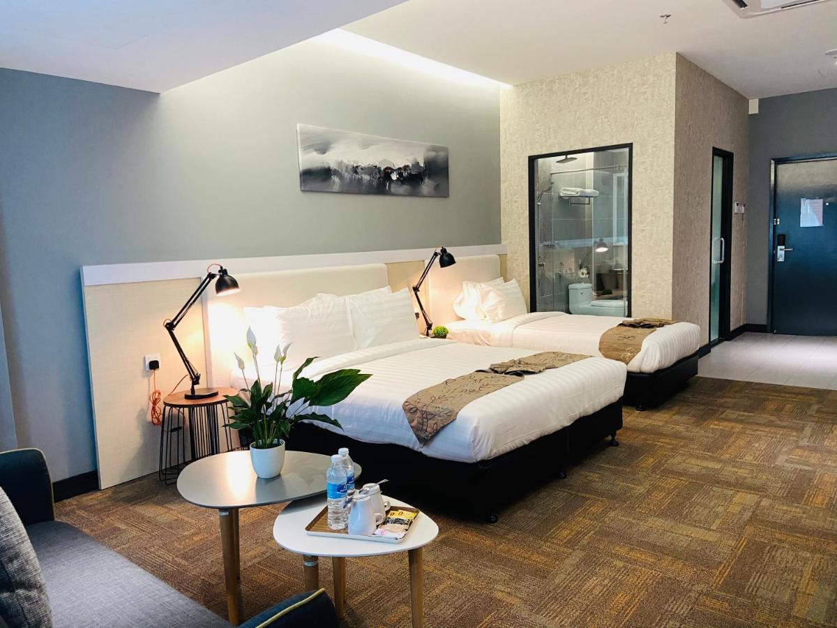 Glex Hotel Signature Johor Bahru Esterno foto