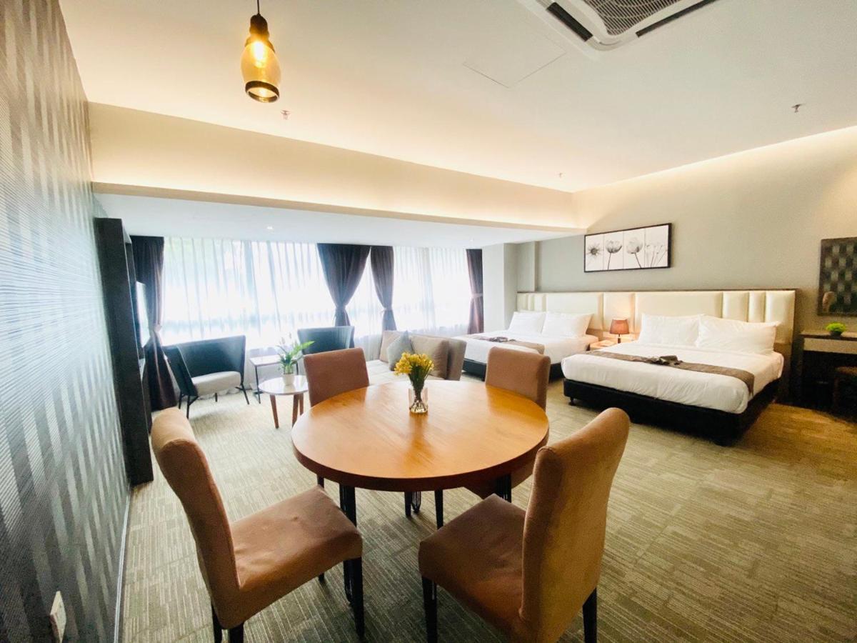 Glex Hotel Signature Johor Bahru Esterno foto