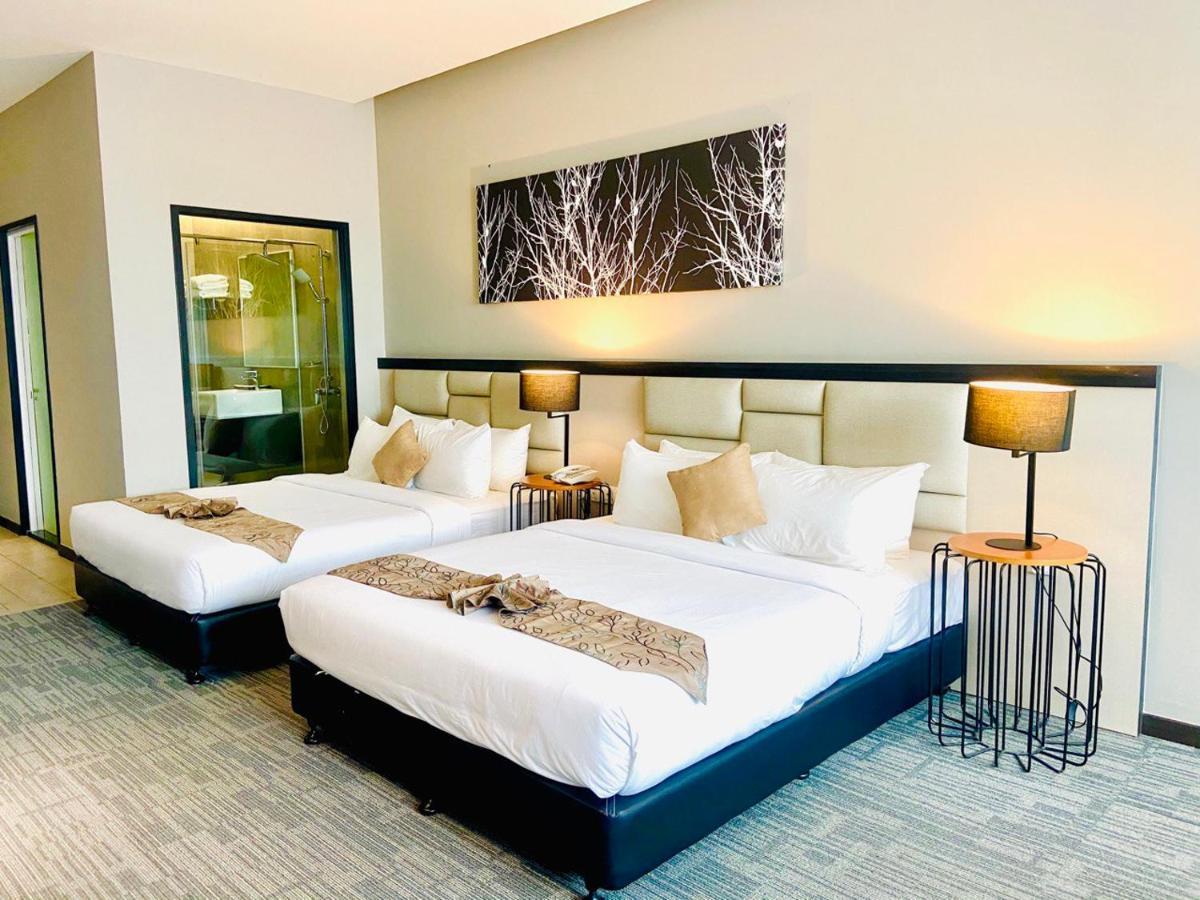 Glex Hotel Signature Johor Bahru Esterno foto