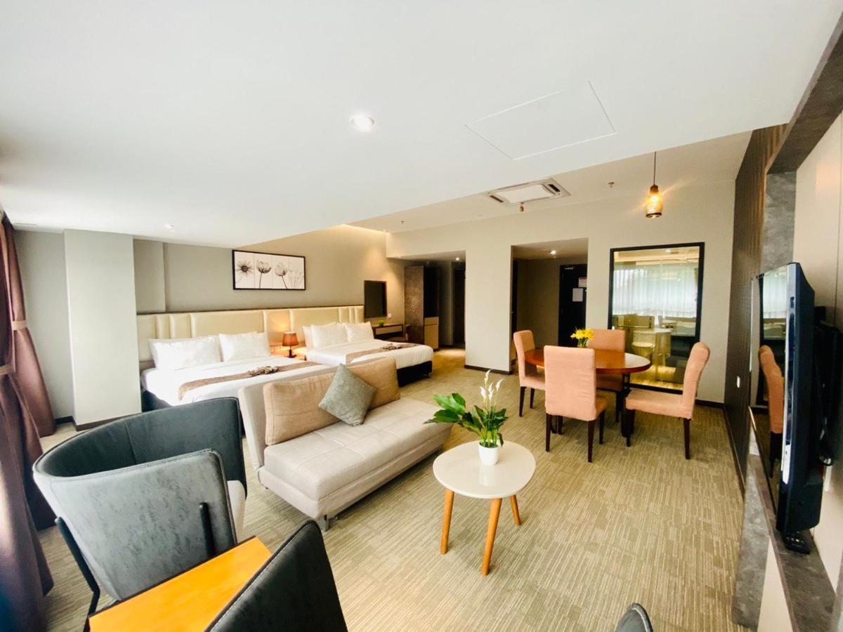 Glex Hotel Signature Johor Bahru Esterno foto