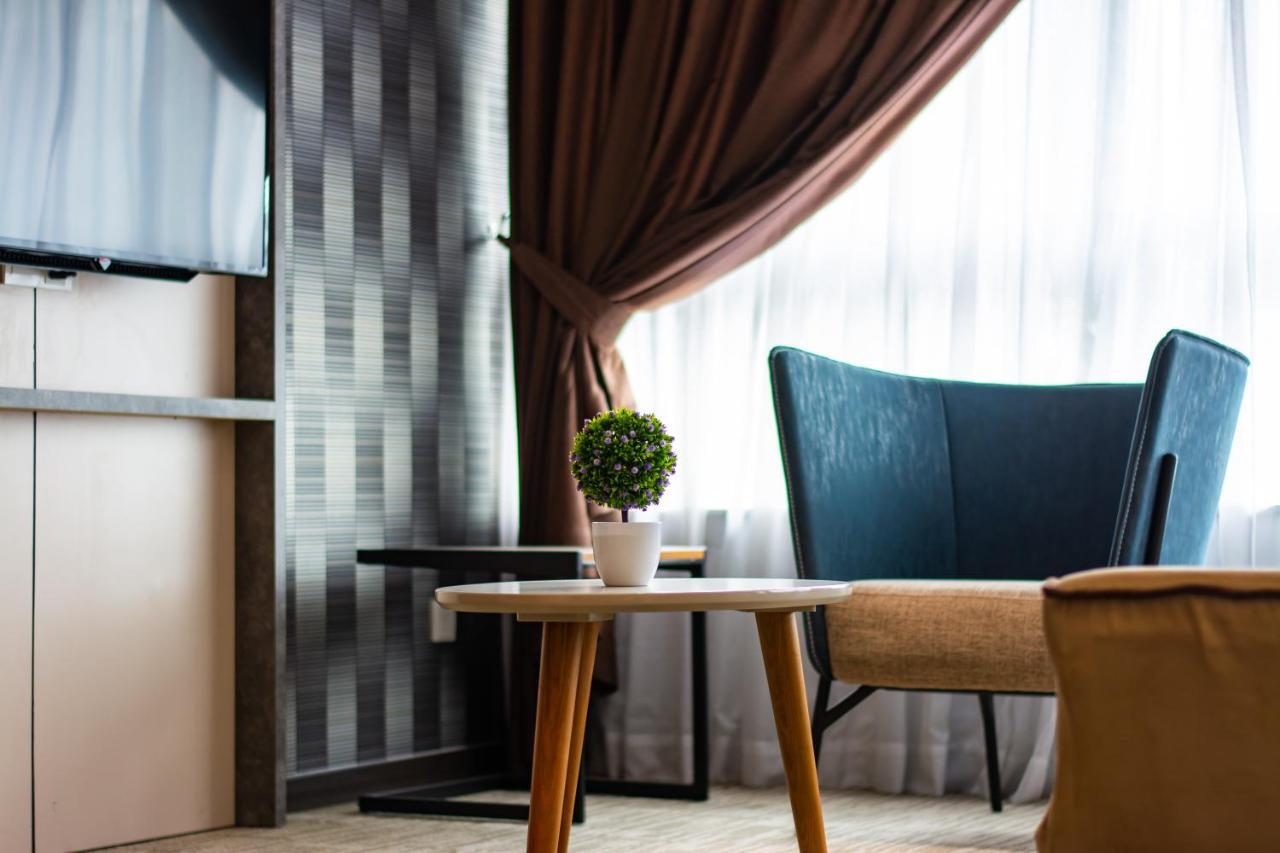 Glex Hotel Signature Johor Bahru Esterno foto