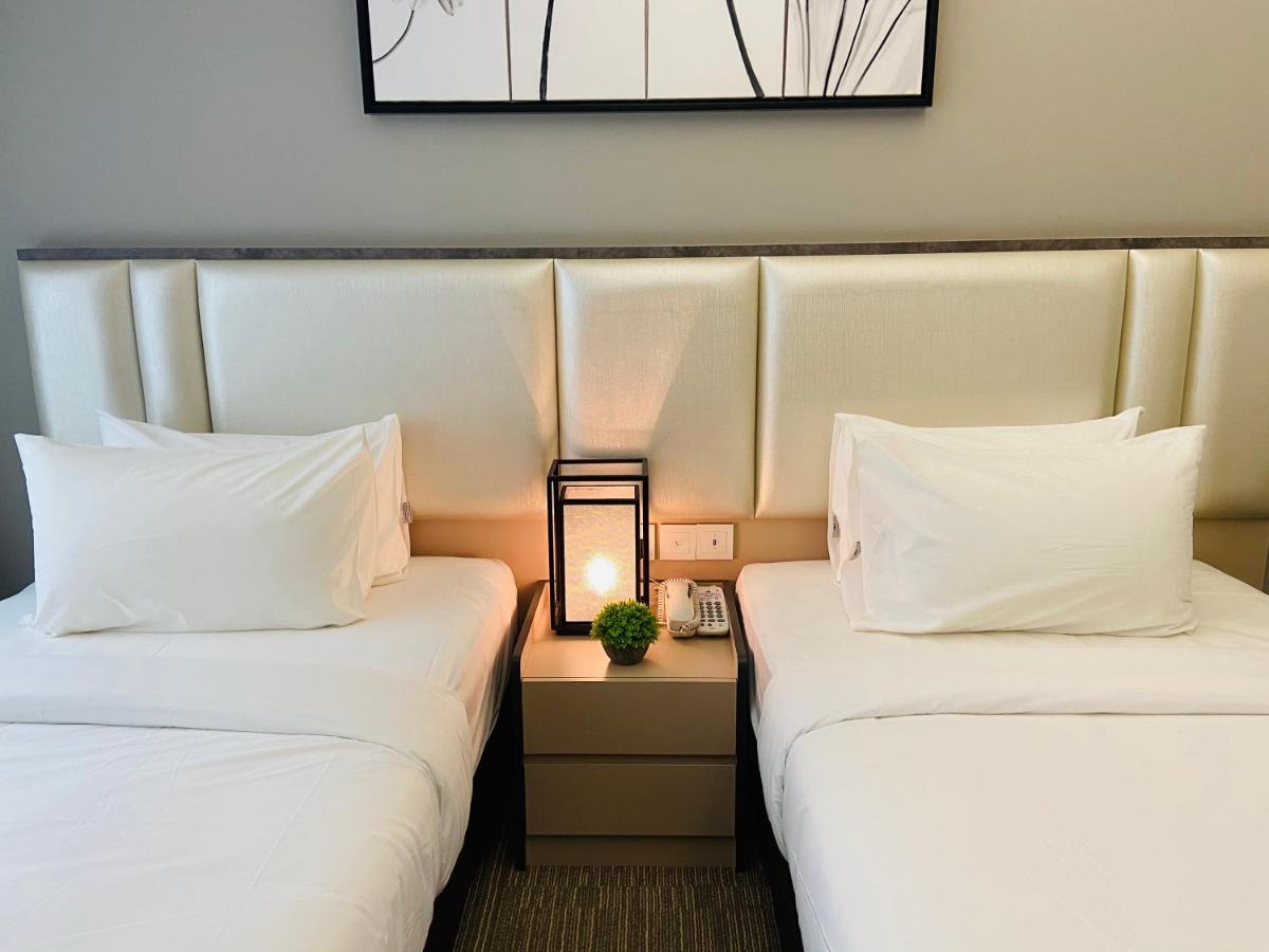 Glex Hotel Signature Johor Bahru Esterno foto